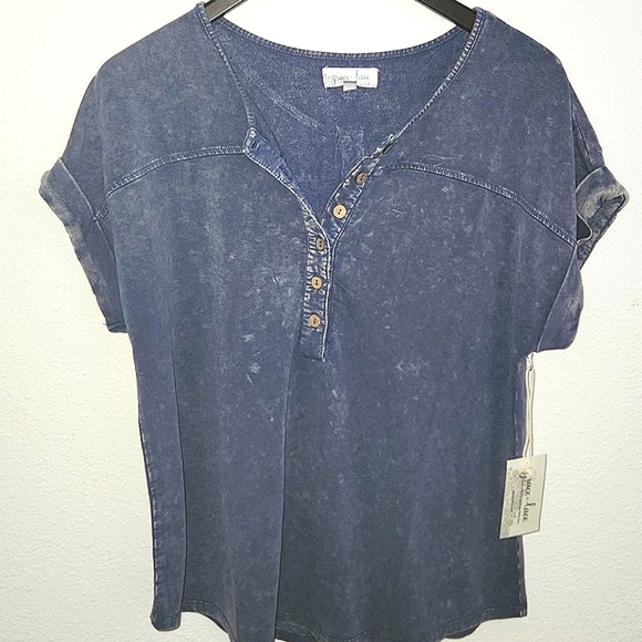 NWT Grace & Lace Chambray Blue Button-Up Shirt Size S - Picture 1 of 10